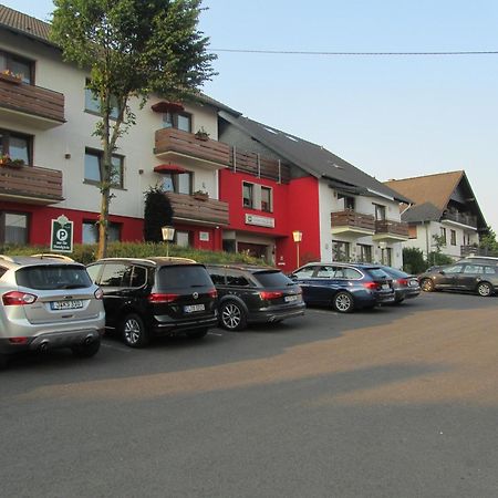 Hotel Zur Burg Nuerburg Dış mekan fotoğraf