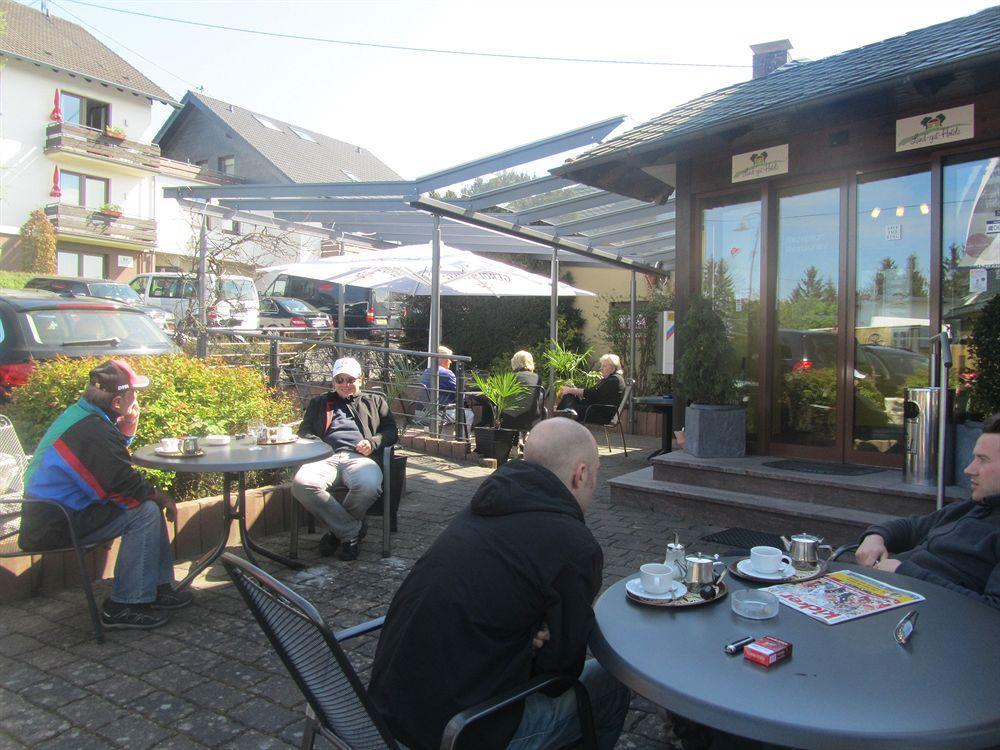 Land-Gut-Hotel Zur Burg Nuerburg Dış mekan fotoğraf