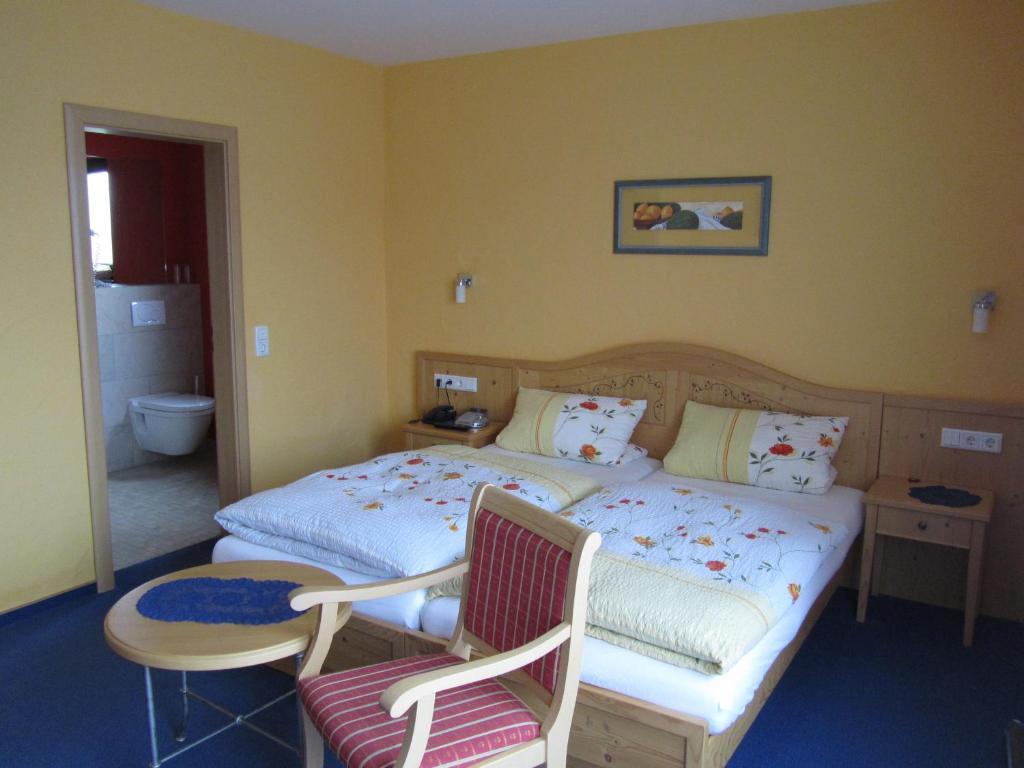 Hotel Zur Burg Nuerburg Oda fotoğraf