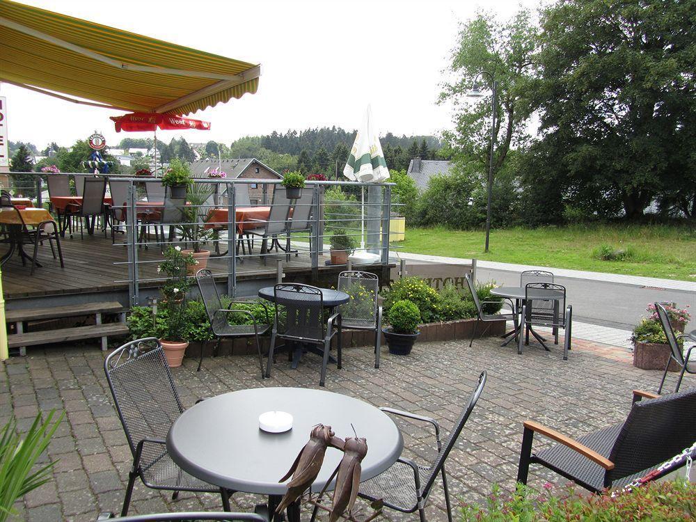 Land-Gut-Hotel Zur Burg Nuerburg Dış mekan fotoğraf