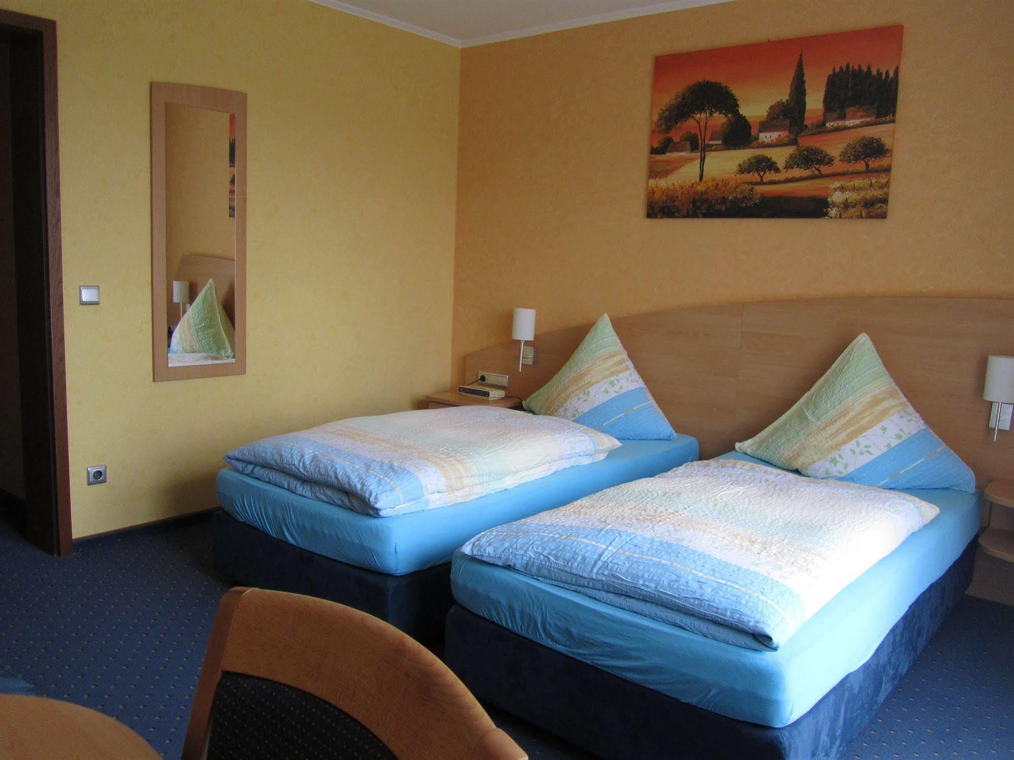 Hotel Zur Burg Nuerburg Dış mekan fotoğraf